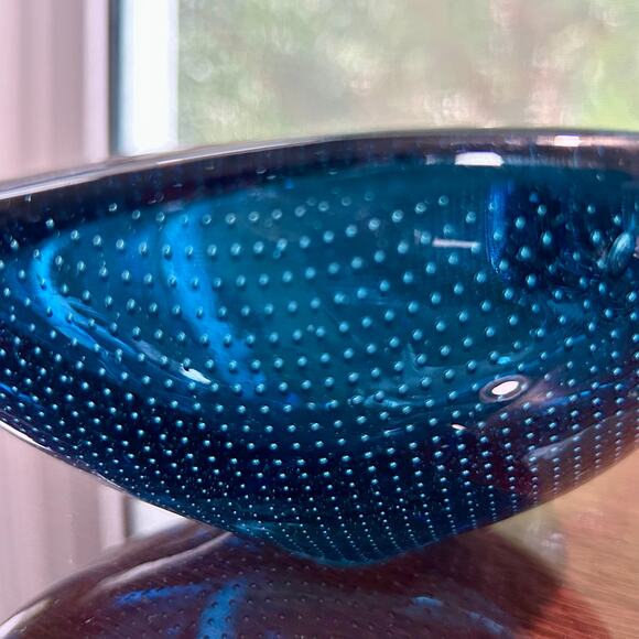 Blenko Vintage Cobalt Blue Controlled Bubble Art Glass Bowl or Ashtray - Picture 16 of 16
